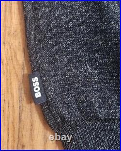 Hugo Boss Italian Slim Fit V-neck Long Sleeve Sweater Medium (read) Hugo Boss Italian Slim Fit V-neck Long Sleeve Sweater Medium (read)