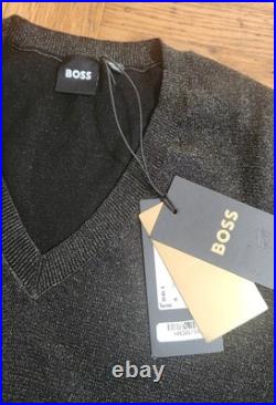 Hugo Boss Italian Slim Fit V-neck Long Sleeve Sweater Medium (read) Hugo Boss Italian Slim Fit V-neck Long Sleeve Sweater Medium (read)